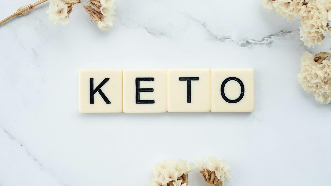 Protéines sans sucre et régime cétogène : produits de NUTRILUX Santé, comme NUTRILUX SLIM, NUTRILUX PROLACTO, ou encore la GAMME DE PROTÉINES NUTRILUX, produits formulés pour garantir une biodisponibilité optimale.